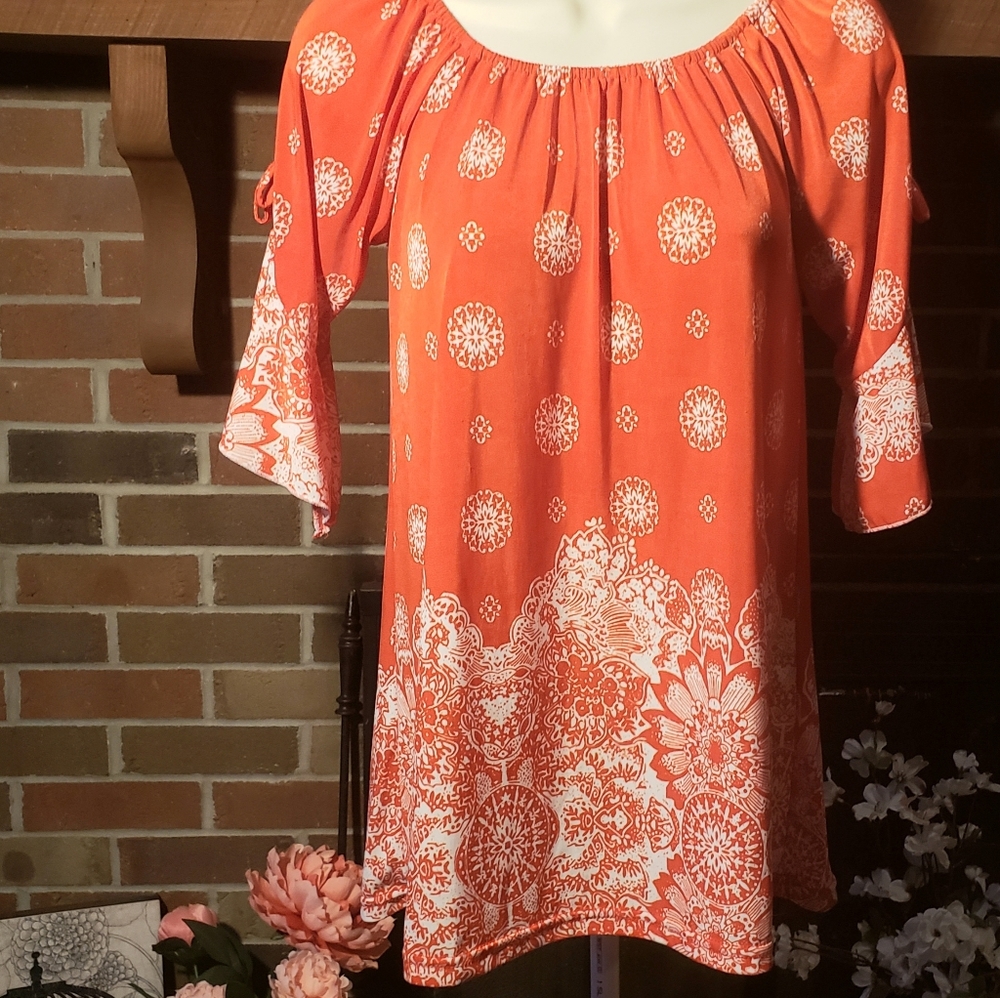 Women's flare sleeve top